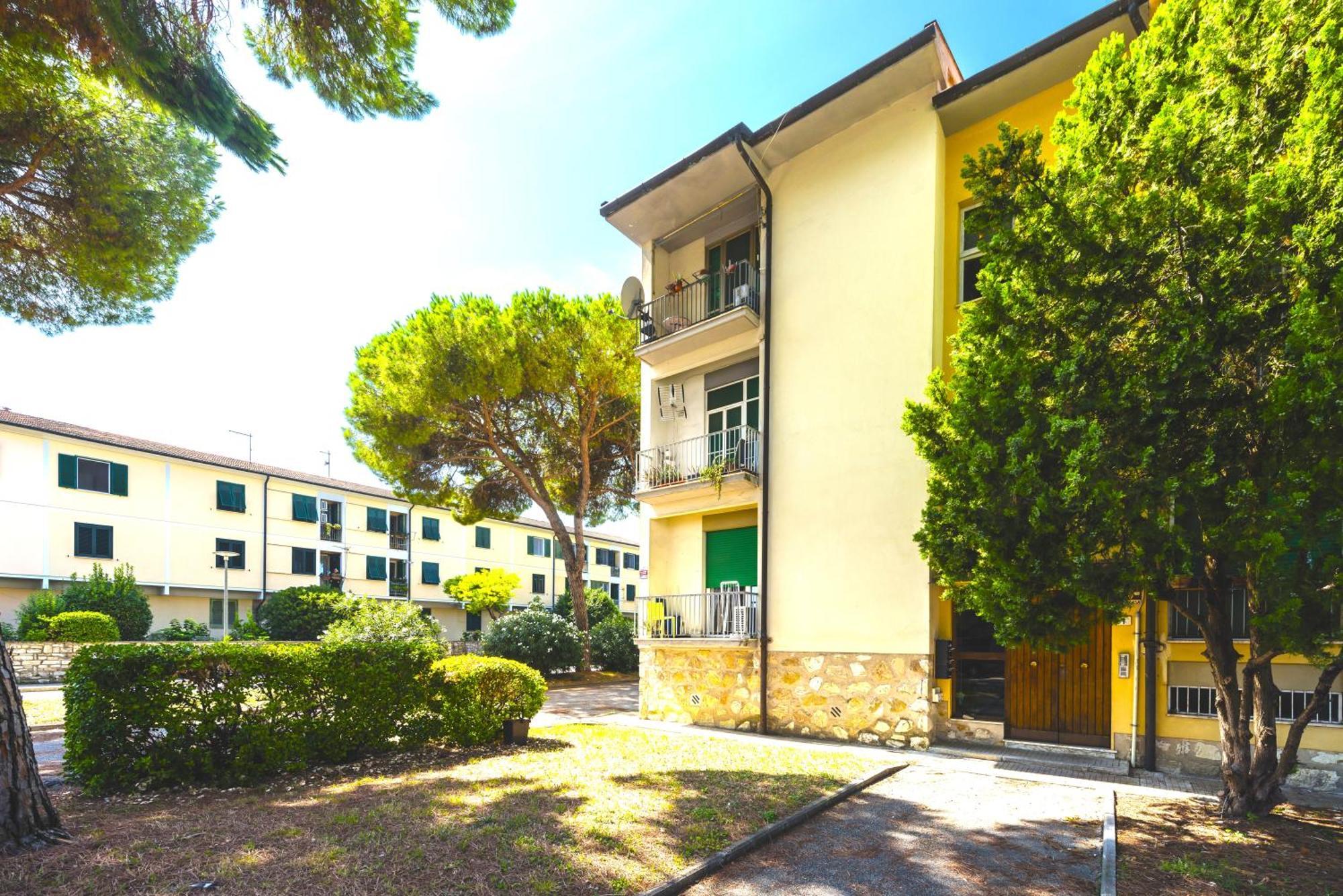 Hostly-Ai Due Passi Apartment Pisa Bagian luar foto